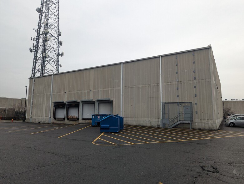More Photos Of 24 Van Dyke Ave, New Brunswick Warehouse For Lease