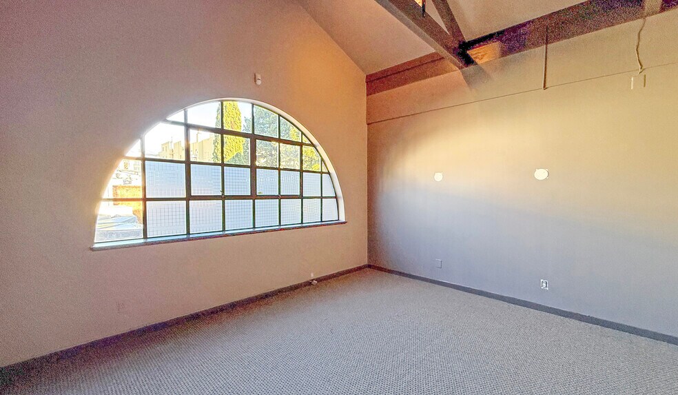 More Photos Of 2395-2399 Shattuck Ave, Berkeley Unknown For Lease