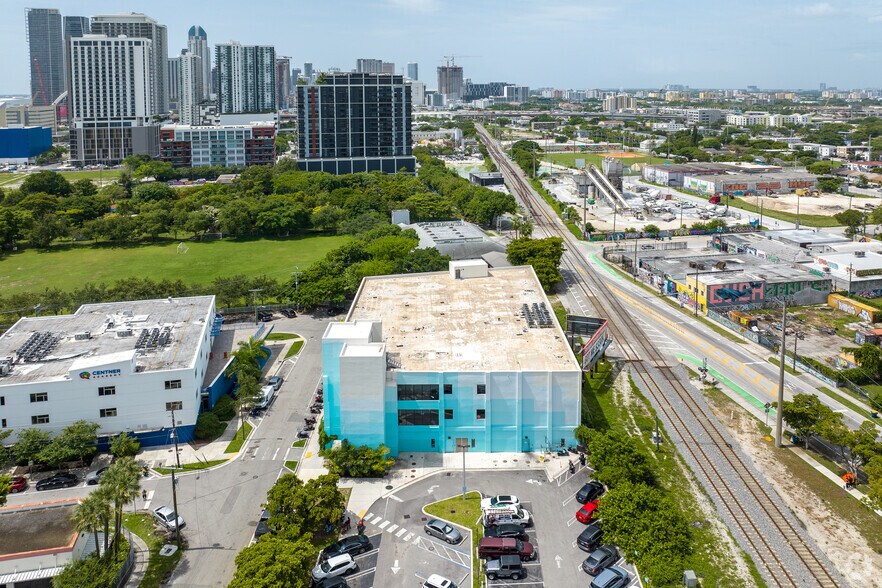 More Photos Of 1900 NE Miami Ct, Miami Office For Lease