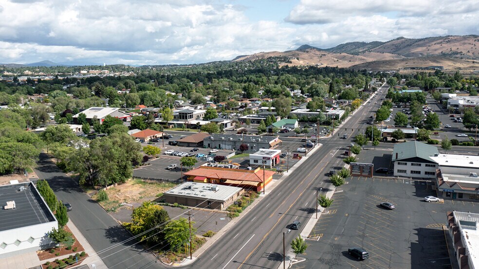 More Photos Of 1776 Washburn Way, Klamath Falls Medical For Sale