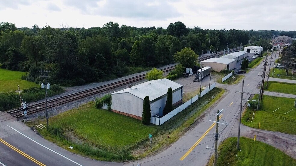 Primary Photo Of 36427 Sibley Rd, New Boston Warehouse For Lease