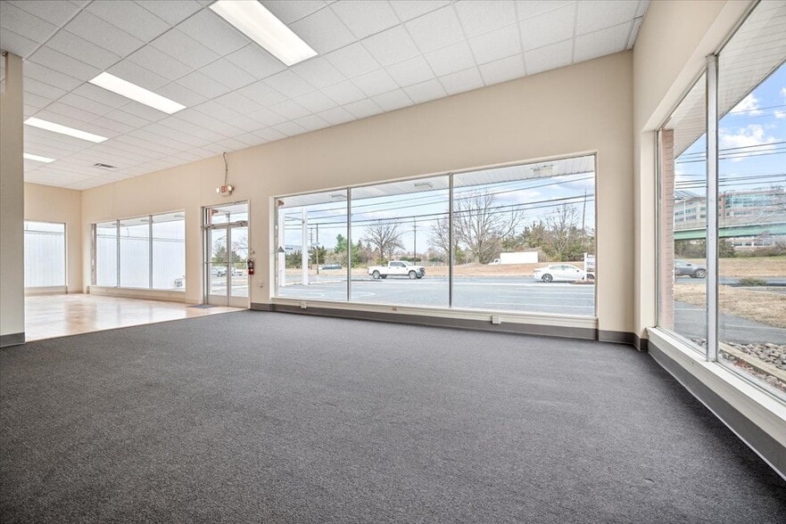 More Photos Of 906 Us Highway 22, Somerville Light Distribution For Lease