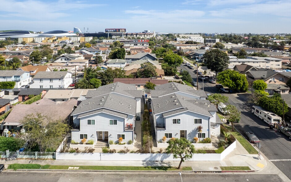 More Photos Of 3944 S Budlong Ave, Los Angeles Apartments For Sale