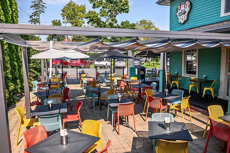 Primary Photo Of 2012 Park St, Port Dover Restaurant For Sale