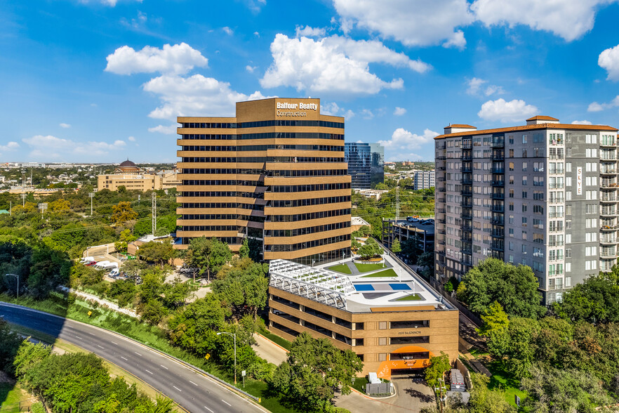 Primary Photo Of 3100 McKinnon St, Dallas Office For Lease