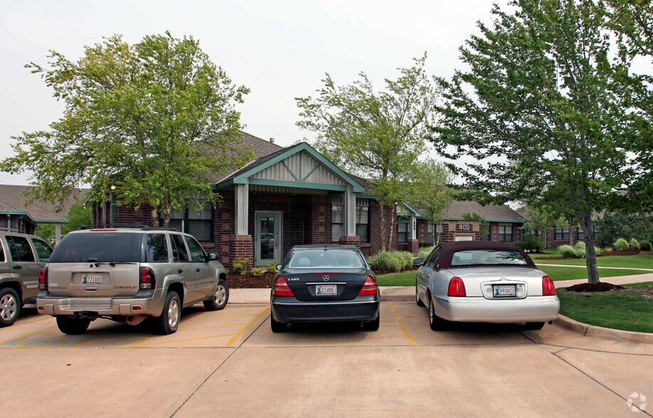 More Photos Of 416 W 15th St, Edmond Unknown For Lease