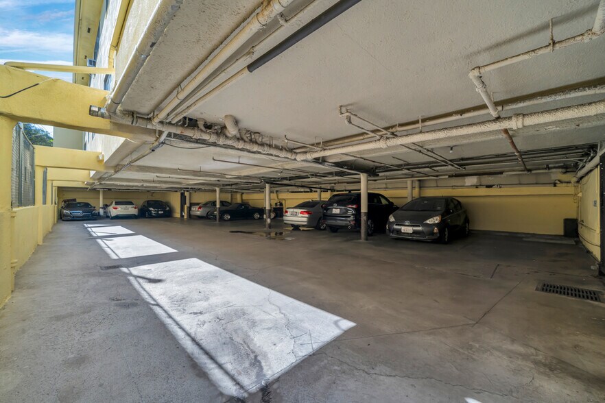 More Photos Of 7236 Fountain Ave, West Hollywood Apartments For Sale