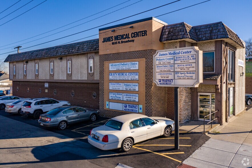 More Photos Of 1835 N 19th Ave, Melrose Park Medical For Lease