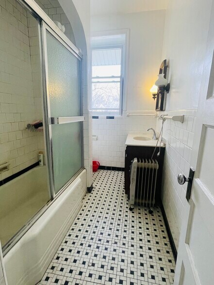 More Photos Of 6334 Dogwood Rd, Baltimore Office For Sale