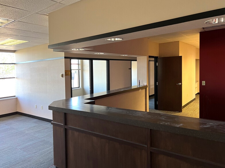 More Photos Of 3161 NW Northdale Blvd, Minneapolis Office For Lease
