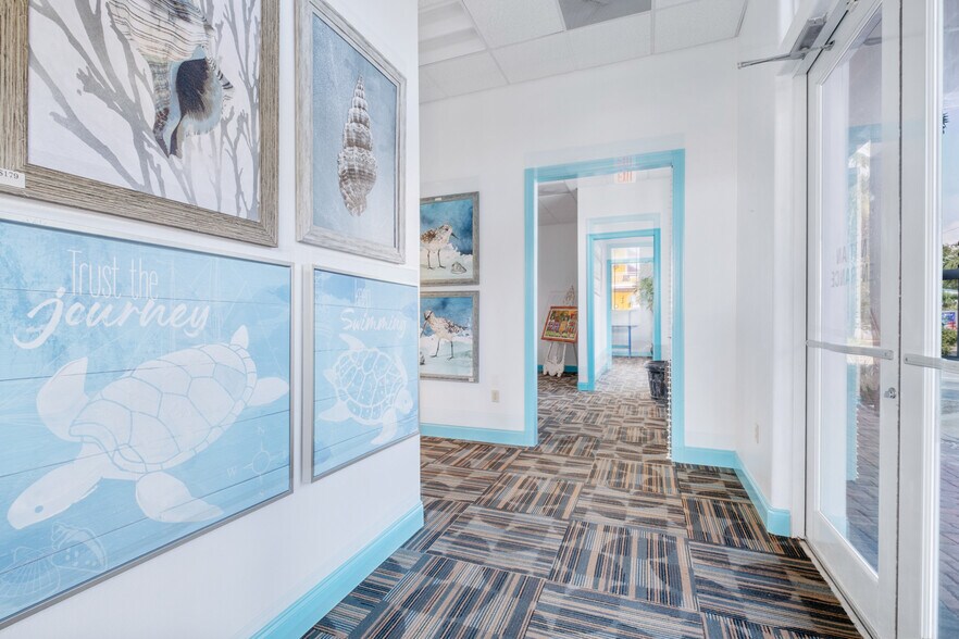 More Photos Of 503A Harbor Blvd, Destin Flex For Lease