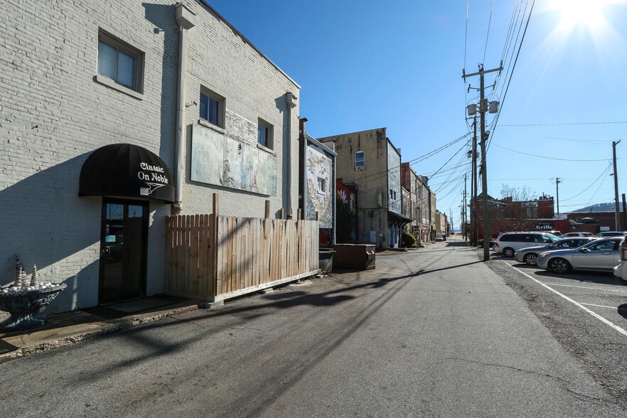 More Photos Of 1024 Noble St, Anniston Storefront Retail Office For Sale