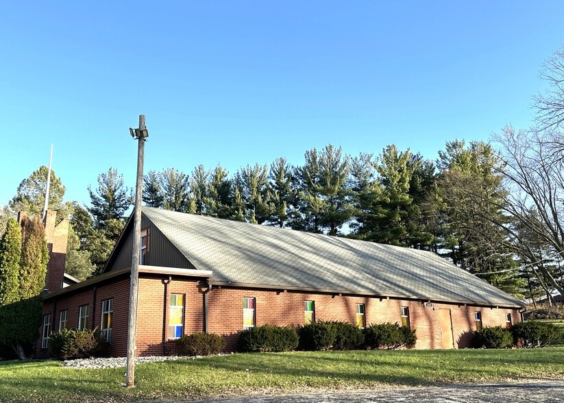 More Photos Of 6103 Forest Hills Rd, Rockford Specialty For Sale