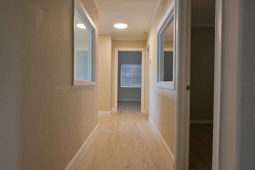 More Photos Of 304 E Broad St, Mansfield Office For Lease