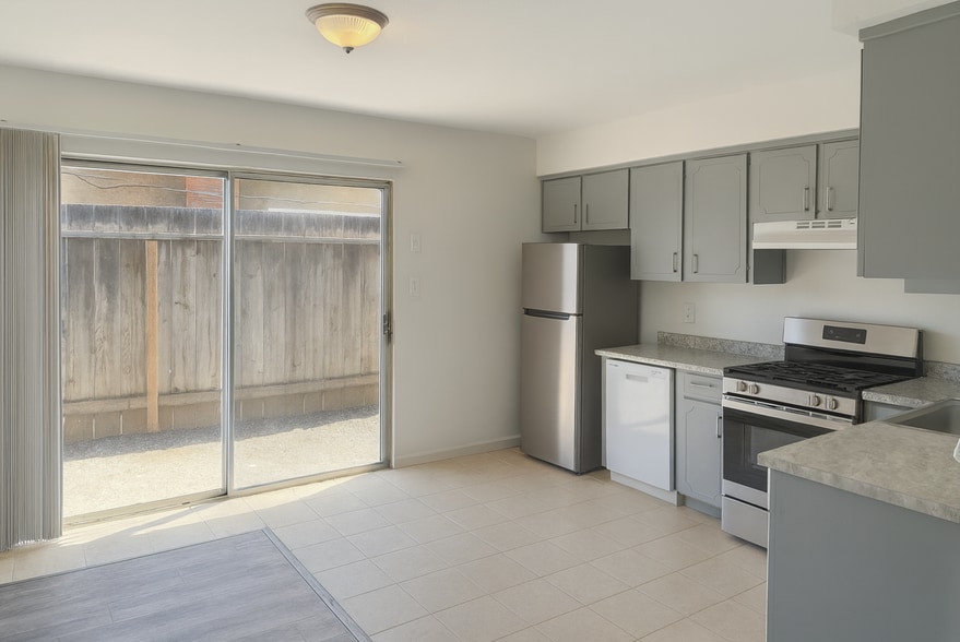 More Photos Of 22 S Lake Dr, Antioch Apartments For Sale