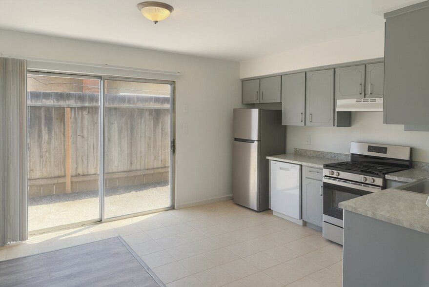 More Photos Of 22 S Lake Dr, Antioch Apartments For Sale