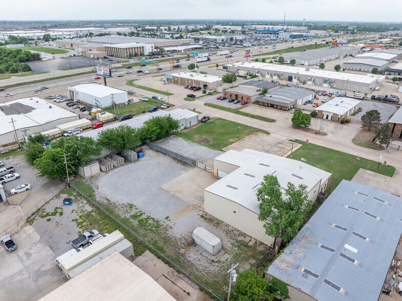 More Photos Of 813 SE 84th St, Oklahoma City Manufacturing For Sale