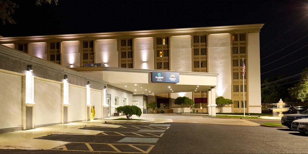 More Photos Of 441 Rio Concho Dr, San Angelo Hotel For Sale