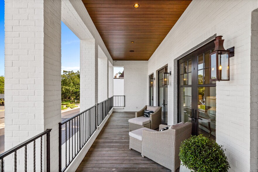 More Photos Of 152 N Section St, Fairhope Storefront Retail Residential For Sale