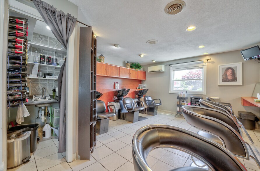 More Photos Of 1154 Worcester Rd, Framingham Freestanding For Sale