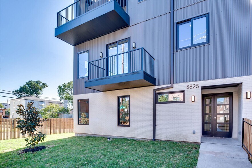 More Photos Of 3825 Munger Ave, Dallas Multifamily For Sale