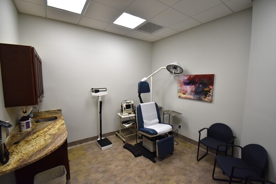 More Photos Of 816 US Highway 1, Sebastian Medical For Sale