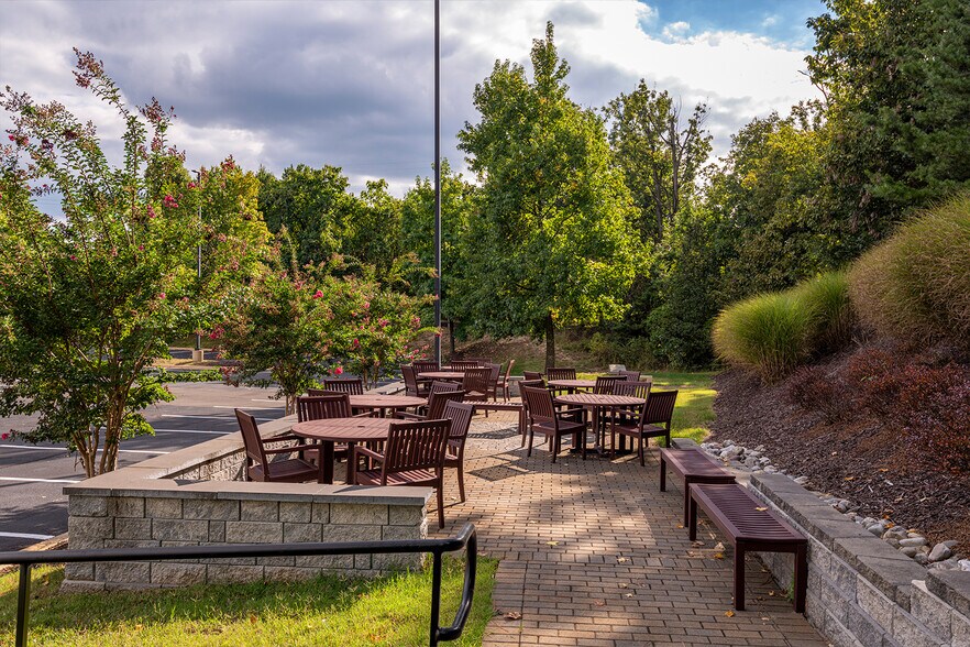 More Photos Of 14400 Sweitzer Ln, Laurel Office For Lease