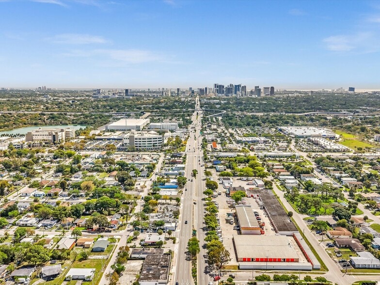 More Photos Of 2731 Broward Blvd, Fort Lauderdale Freestanding For Sale