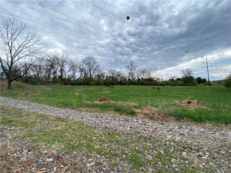 Primary Photo Of 1835 N Dauphin St, Allentown Warehouse For Sale