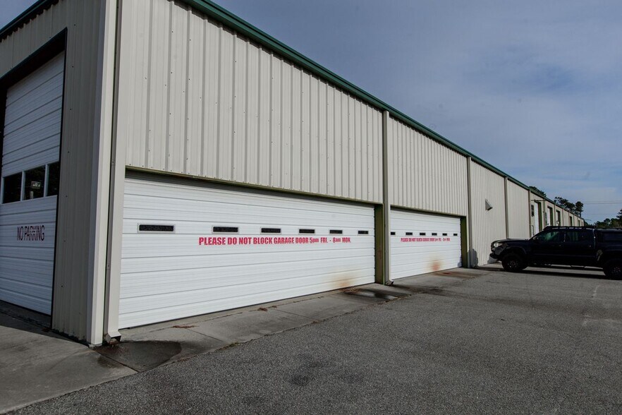 More Photos Of 3846 George II Hwy, Southport Warehouse For Lease