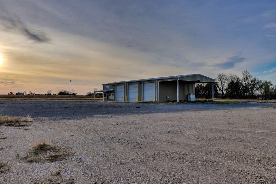More Photos Of 32827 Airline Rd, Pauls Valley Warehouse For Sale