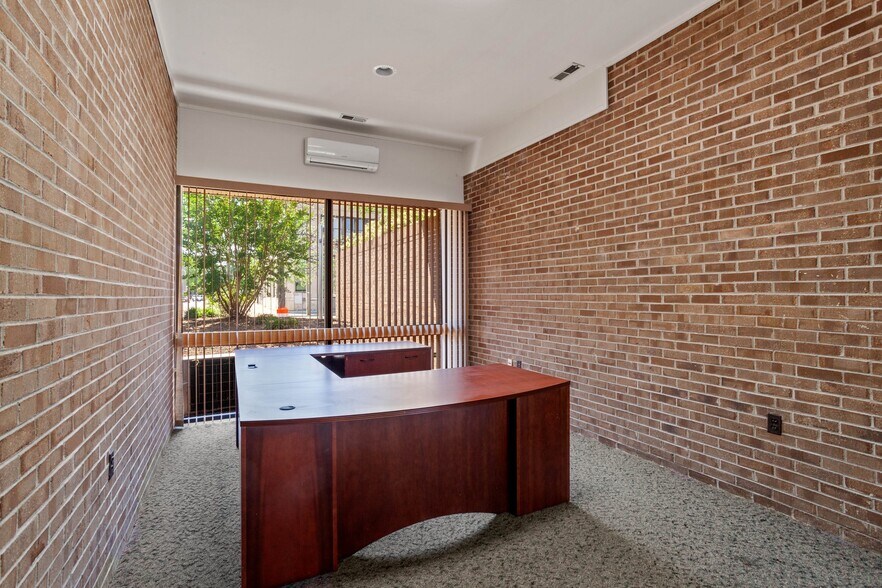 More Photos Of 105 N Main St, Hopewell Medical For Sale