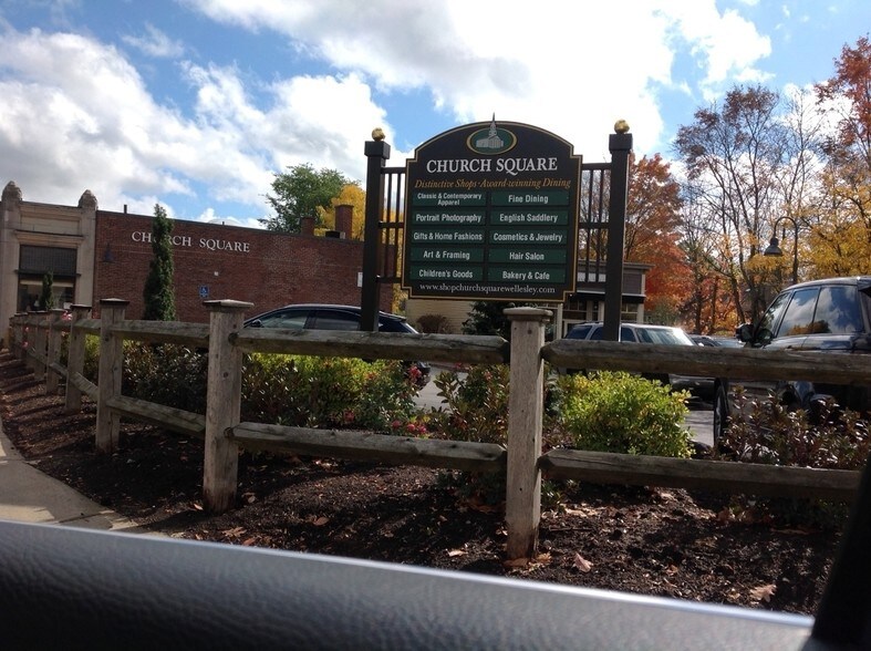 More Photos Of 579 Washington St, Wellesley Storefront For Lease