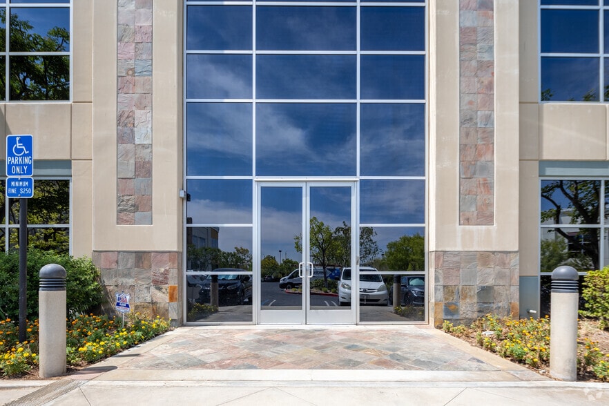 More Photos Of 27433 Tourney Rd, Valencia Office For Lease