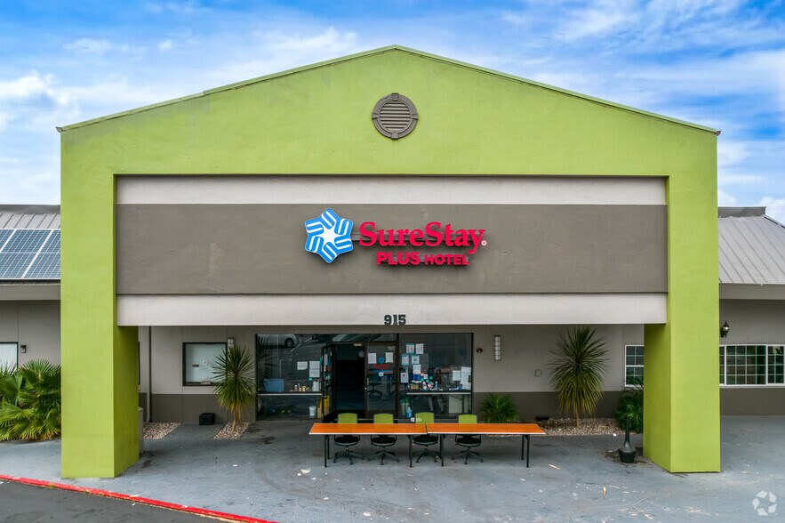 Primary Photo Of 915 W Cutting Blvd, Richmond Hotel For Sale