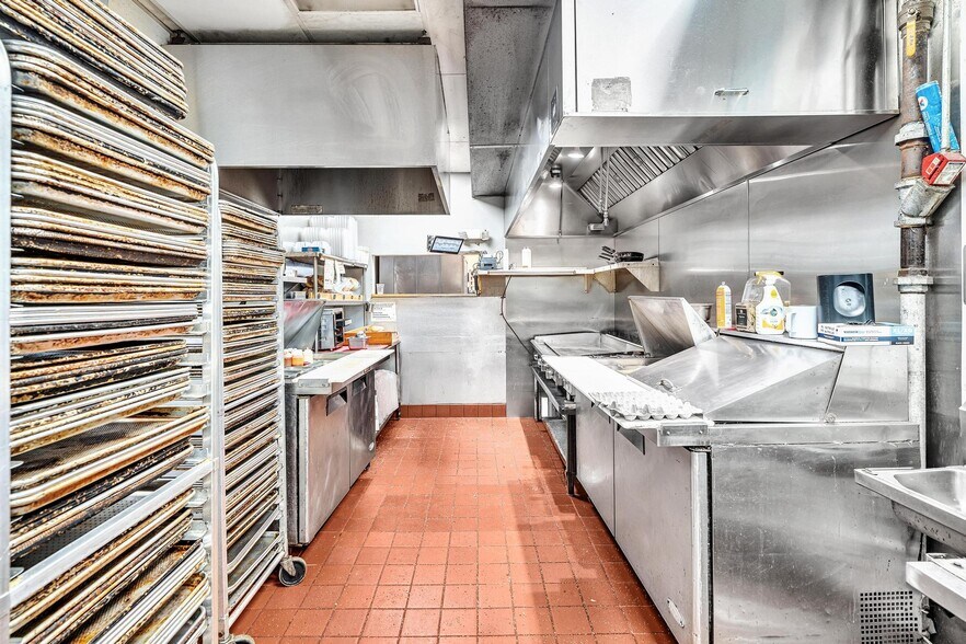 More Photos Of 3693 SW 22nd Ter, Miami General Retail For Lease