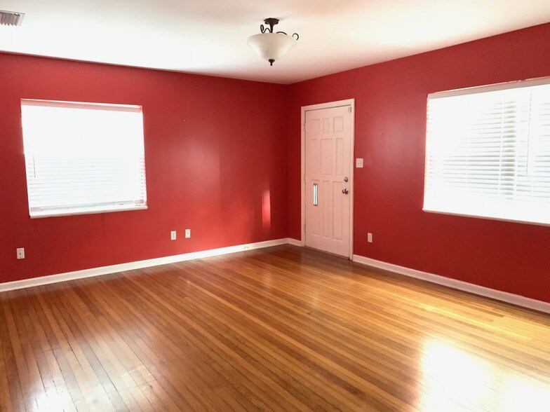 More Photos Of 1501 E Robinson St, Orlando Office Residential For Lease