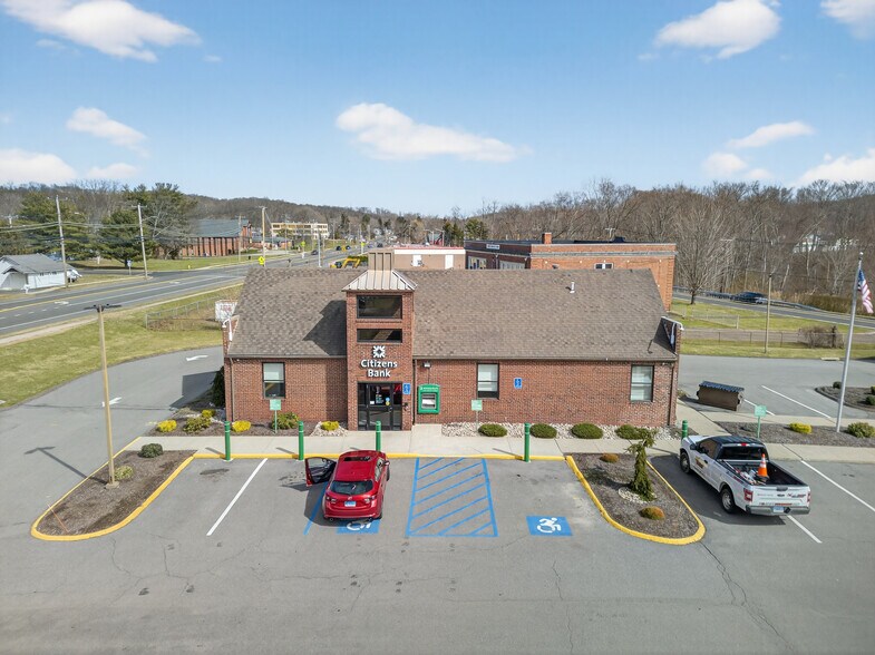 More Photos Of 444 Foxon Rd, East Haven Office For Sale