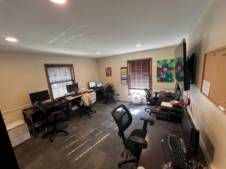 More Photos Of 2030 N Seminary, Woodstock Office For Lease