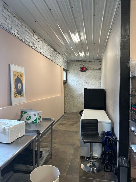 More Photos Of 1102 E 37th St., Kansas City Storefront Retail Office For Lease