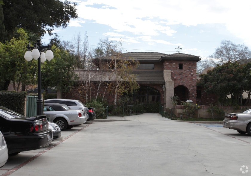 More Photos Of 7154 Magnolia Ave, Riverside Medical For Lease
