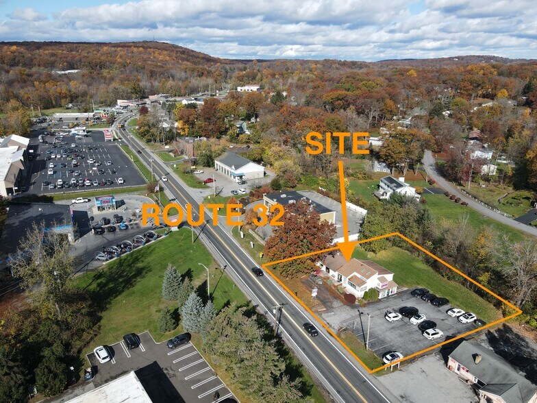 More Photos Of 56 N Plank Rd, Newburgh Freestanding For Sale