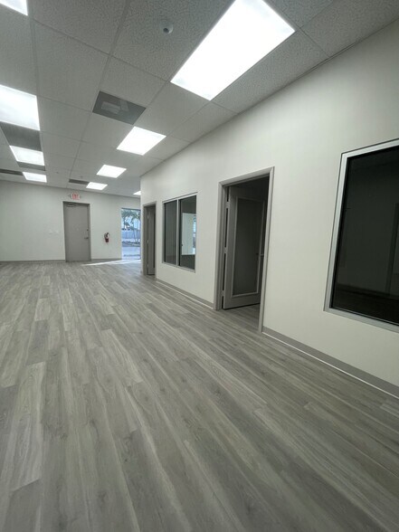More Photos Of 4350 Oakes Rd, Davie Flex For Lease