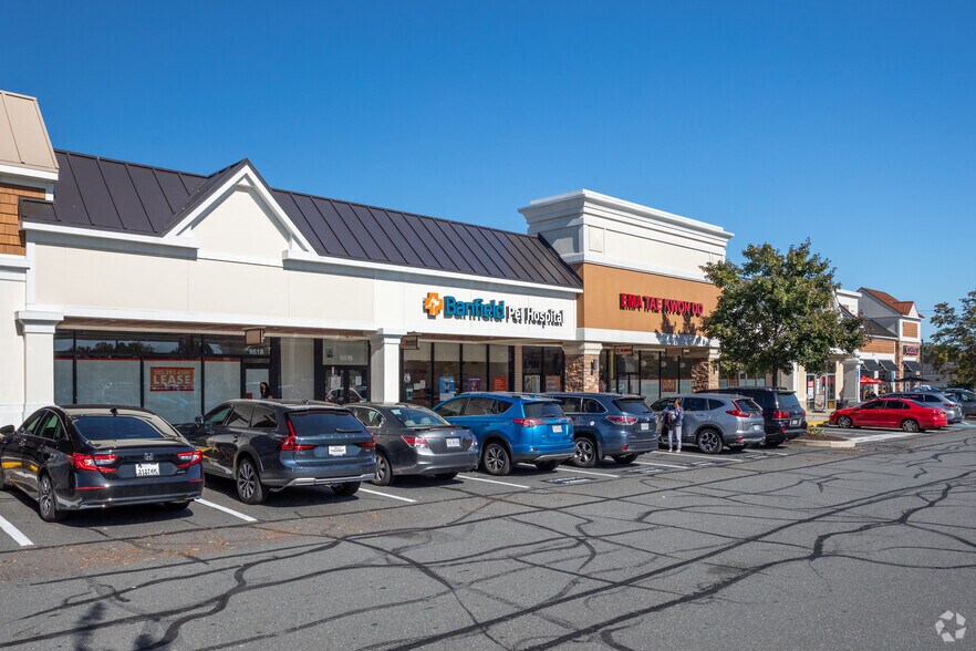 More Photos Of 9570 Main St, Fairfax Unknown For Lease