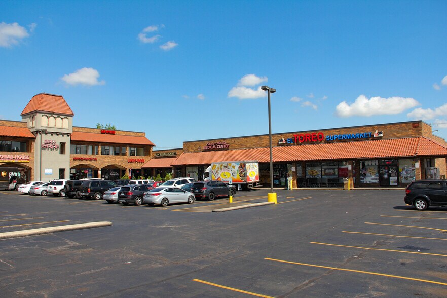 More Photos Of 229 W Grand Ave, Bensenville General Retail For Lease