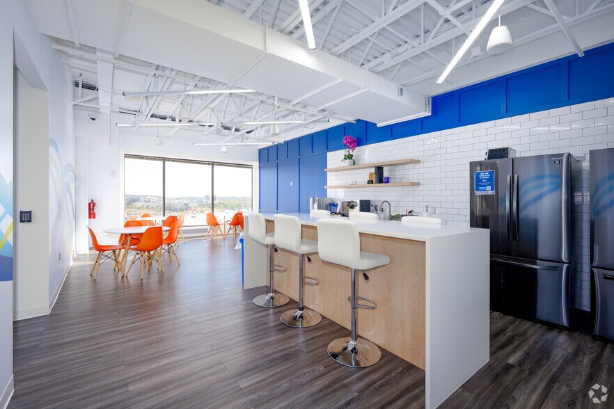 More Photos Of 10451 Mill Run Cir, Owings Mills Office For Sale