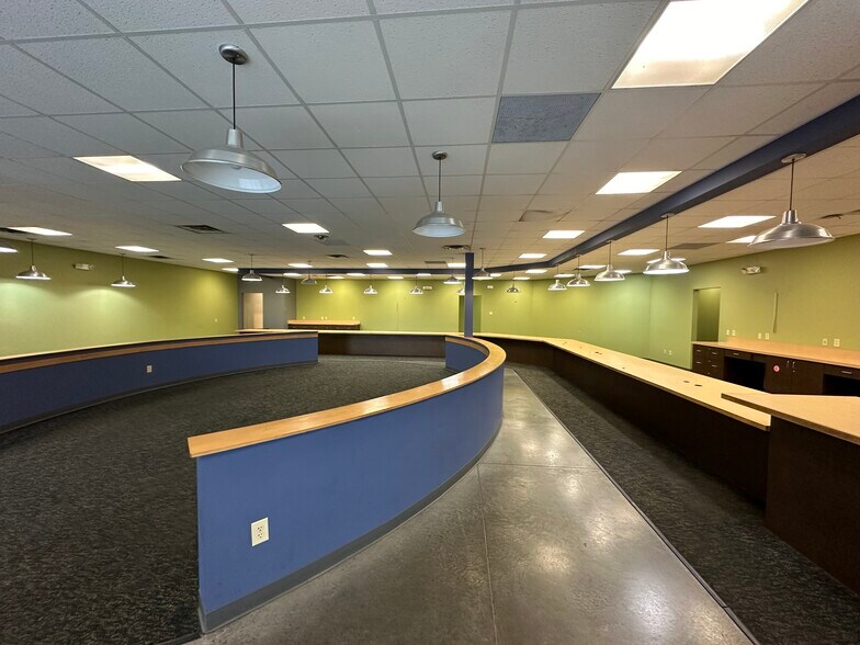 More Photos Of 1440 Madison Ave, Indianapolis Freestanding For Lease
