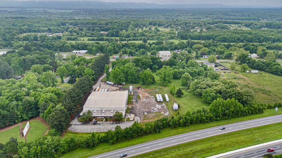 More Photos Of 301 Avenue 11 NW, Atkins Warehouse For Lease