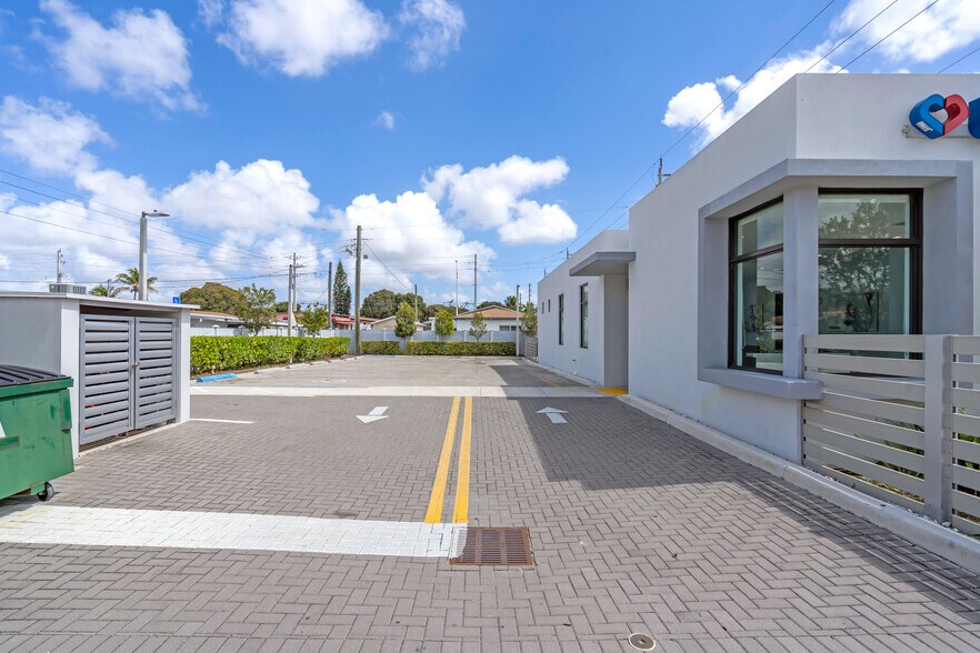 More Photos Of 875 E 41st St, Hialeah Medical For Sale