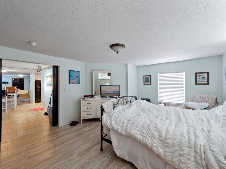 More Photos Of 211 Orange Ave, Fort Pierce Storefront Retail Office For Sale